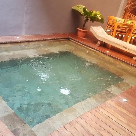 Kayun Hostel Downtown Кута Экстерьер фото