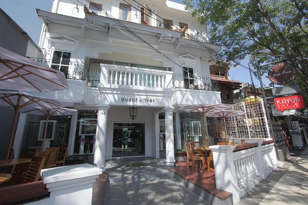 Kayun Hostel Downtown Кута Экстерьер фото